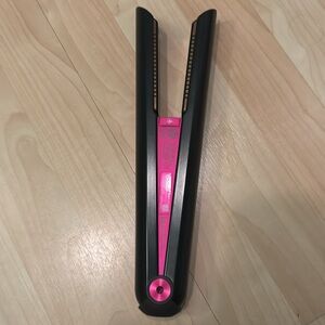 Dyson flat iron/straightener